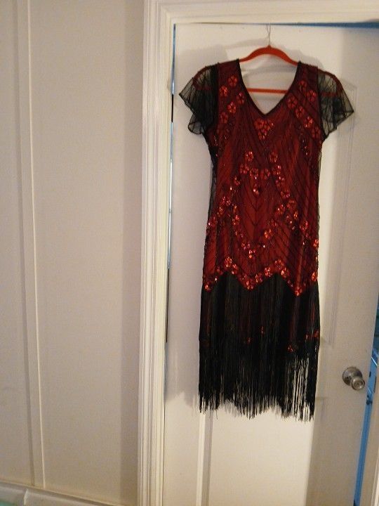 Beautiful Black And Red 20's Look Dress