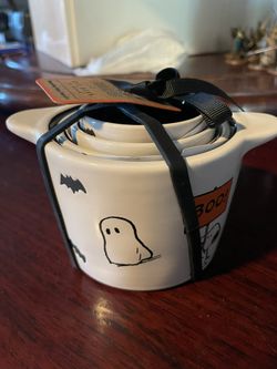 Peanuts Rae Dunn Measuring Cups 