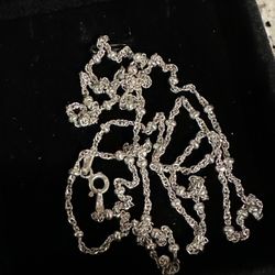SILVER NECKLACE 