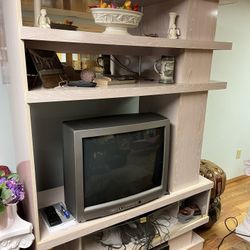 Entertainment Center Excellent Condition 