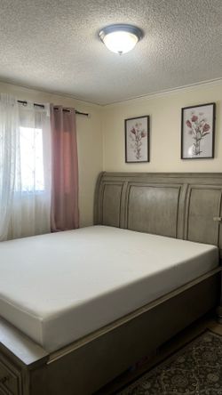 King sized bed