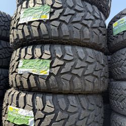 33-12.50/R17 Mt Tbb Tires Por $700