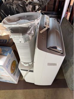 Like New Midea air conditioner