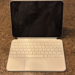 iPad 10 Gen With Apple Magic Keyboard