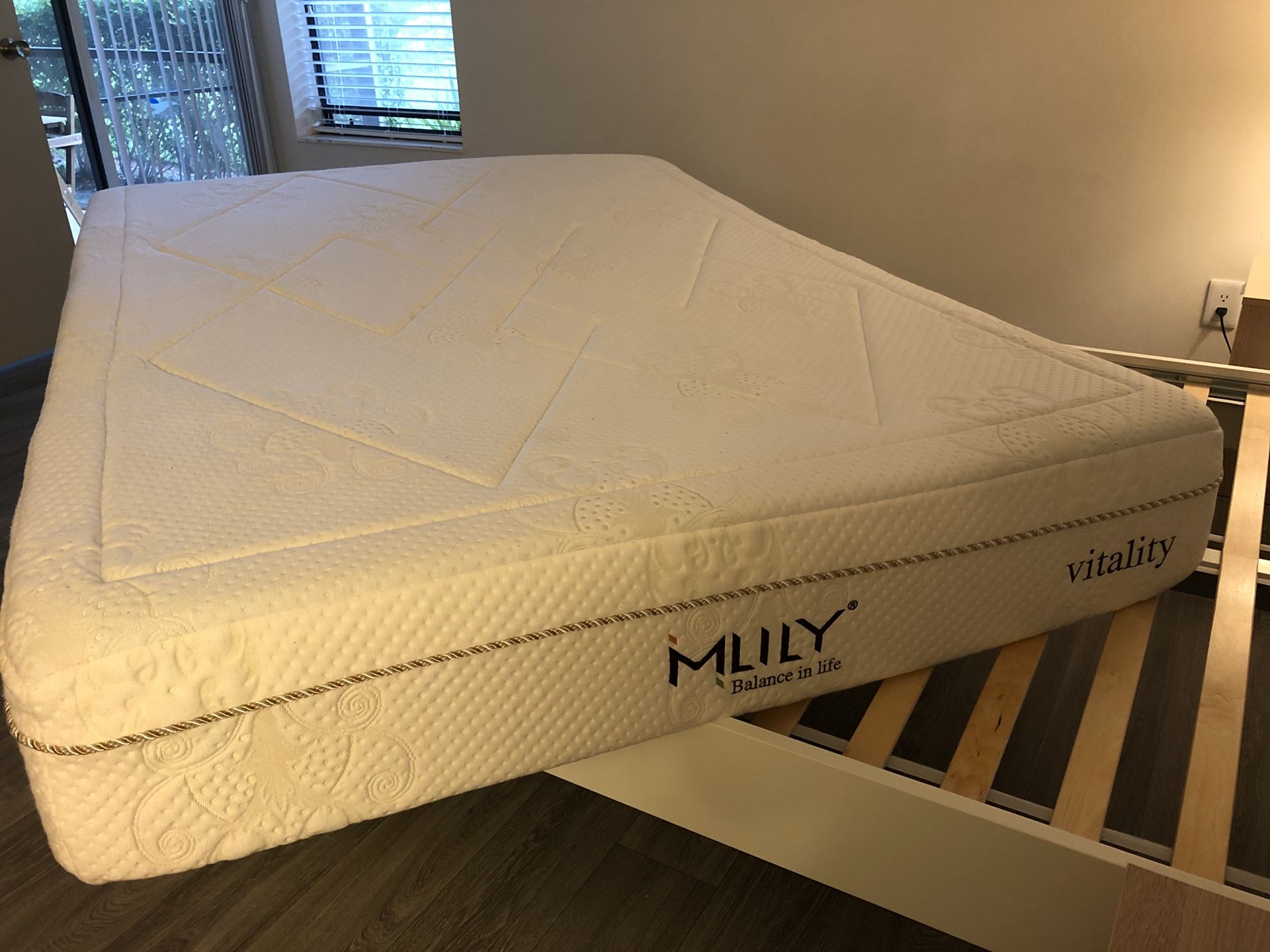 Premium Memory Foam QUEEN Mattress - Milly (Vitality)