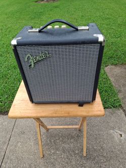 FENDER RUMBLE 15 BASS AMP ( CLEARLAKE AREA)