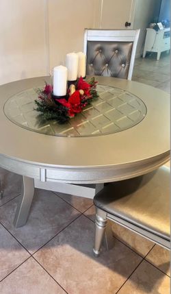 Dinning table with 4 Chairs   Comedor con 4 sillas