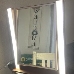 IMPRESSIONS LIGHT UP MIRROR 