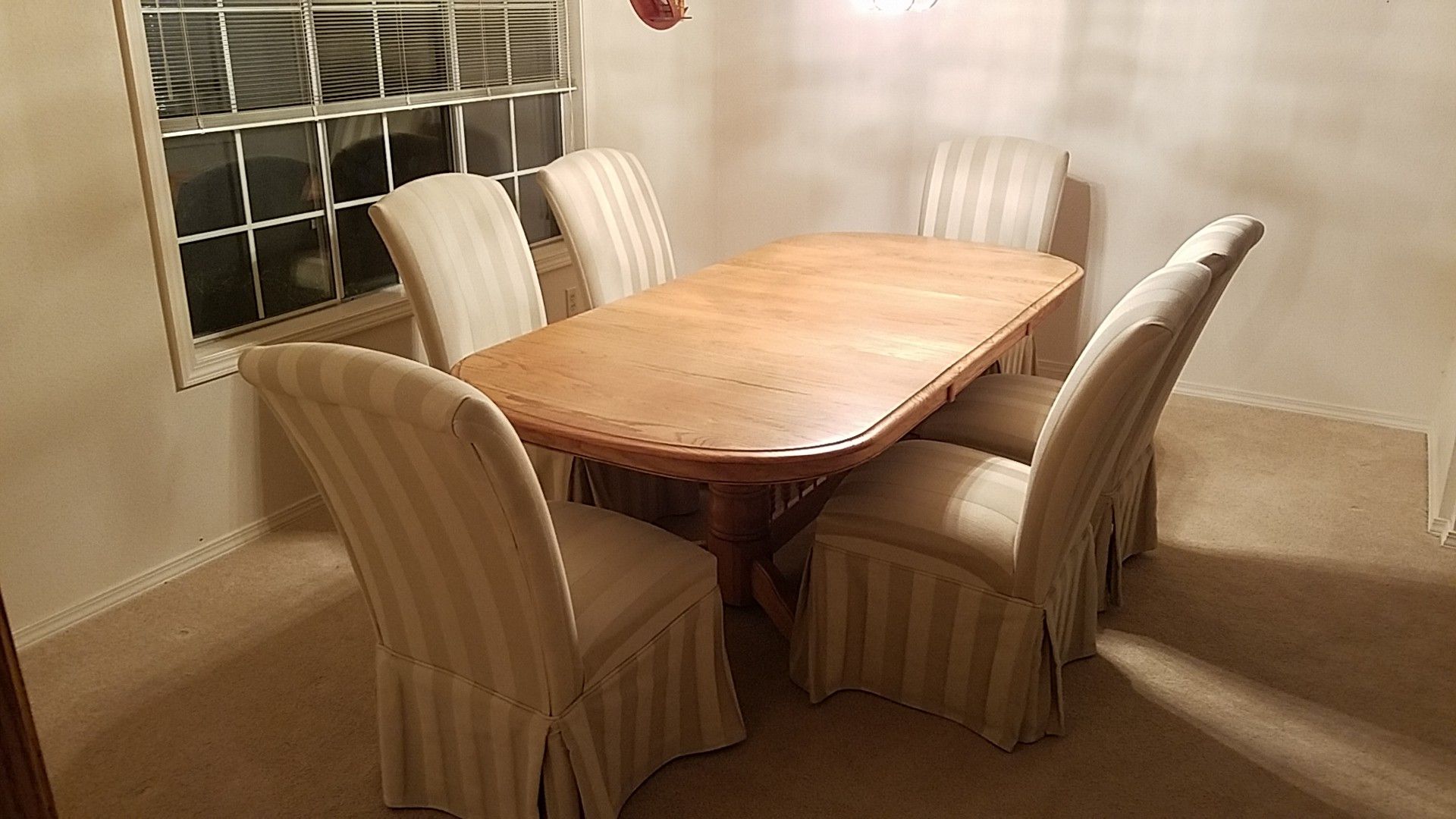COMPLETE SOLID OAK DINING ROOM SET for Sale in Seattle, WA OfferUp