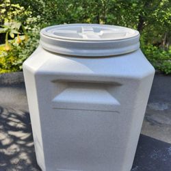 PET FOOD STORAGE