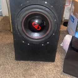 DD SPEAKER ALREADY IN THE BOX USED ONLY HAD ONE OWER