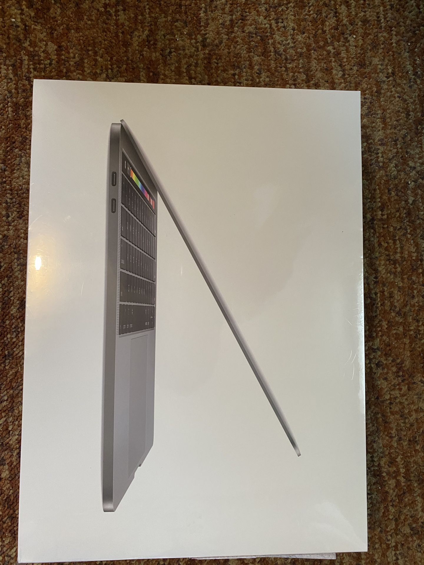 Apple - MacBook Pro - 13" Display with Touch Bar - Intel Core i5 - 8GB Memory - 128GB SSD (Latest Model) - Space Gray