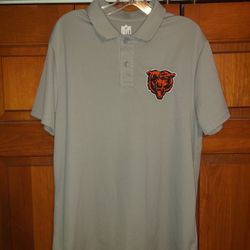 MENS LARGE 3-BUTTON COLLARED CHICAGO BEARS SHIRT FROM NFL TEAM APPAREL 