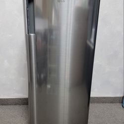LG 6.0 cu. ft. Single Door Refrigerator with Inverter Compressor and Pocket Handle in Platinum Silver