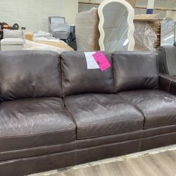Chanton Leather Sofá