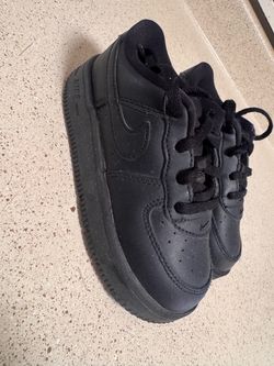 Little kids black Nike airforce 1 low