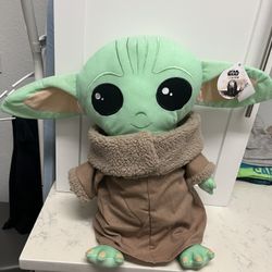 Star Wars: The Mandalorian Baby Yoda Pillow Buddy for Children - Green