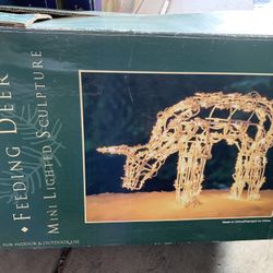 Xmas Indoor/outdoor Sculptures . Lighted Garland, Wreath, Arch Lights Mesh Lights, And More. All Are 1/2 Price