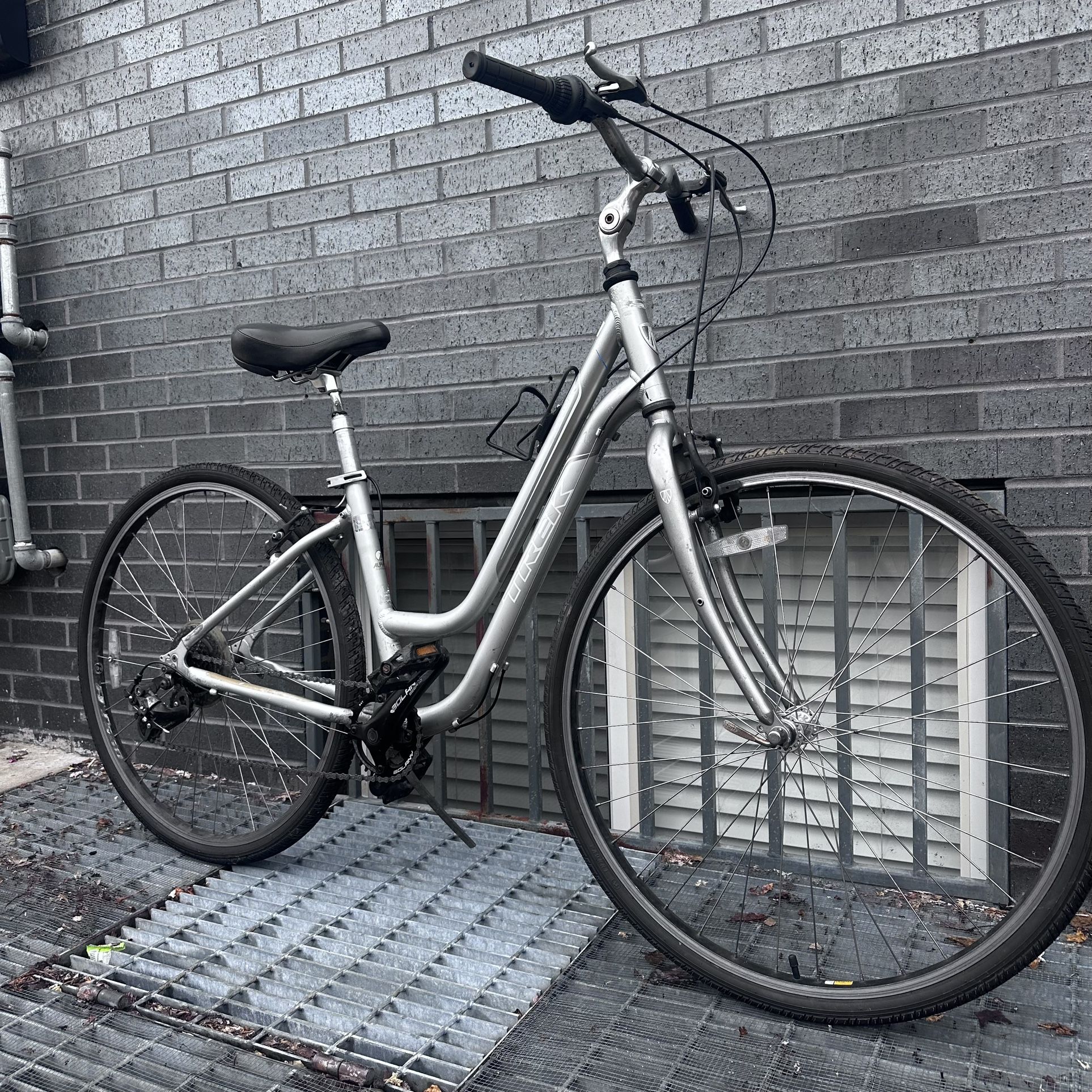Trek Hybrid Road Bike 