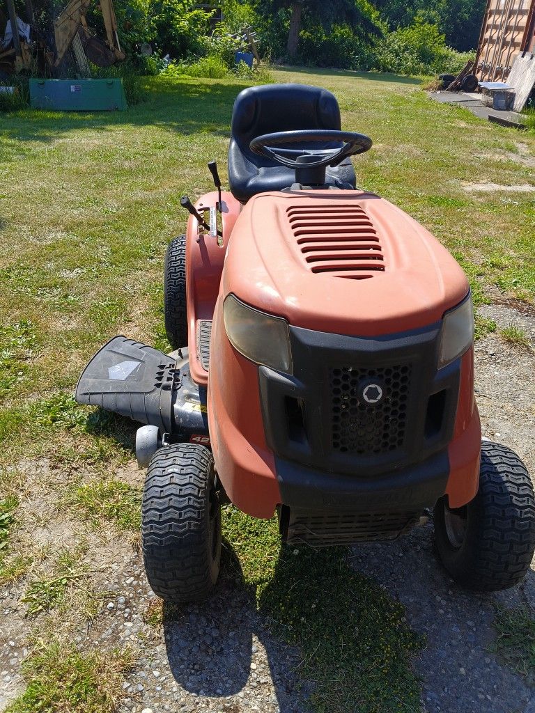 Troy Bilt Riding Lawnmower