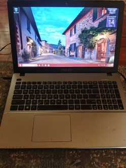 17" Laptop With Microsoft Office and Adobe. Comes with Touchscreen and Charger