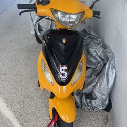Amigo 50cc Scooter
