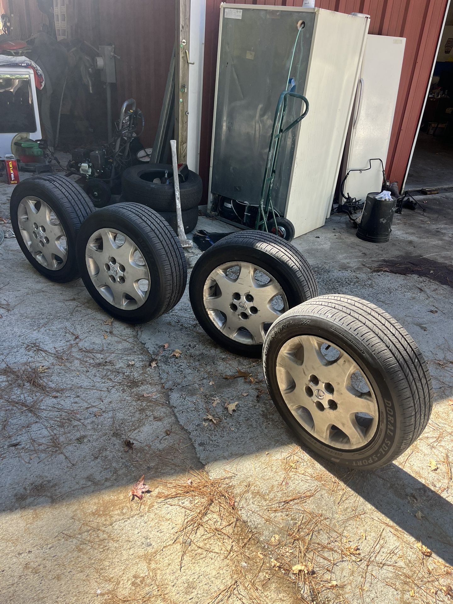  Lexus LS 430 Tires & Rims