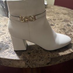 New Boots $20  8.5 Size 