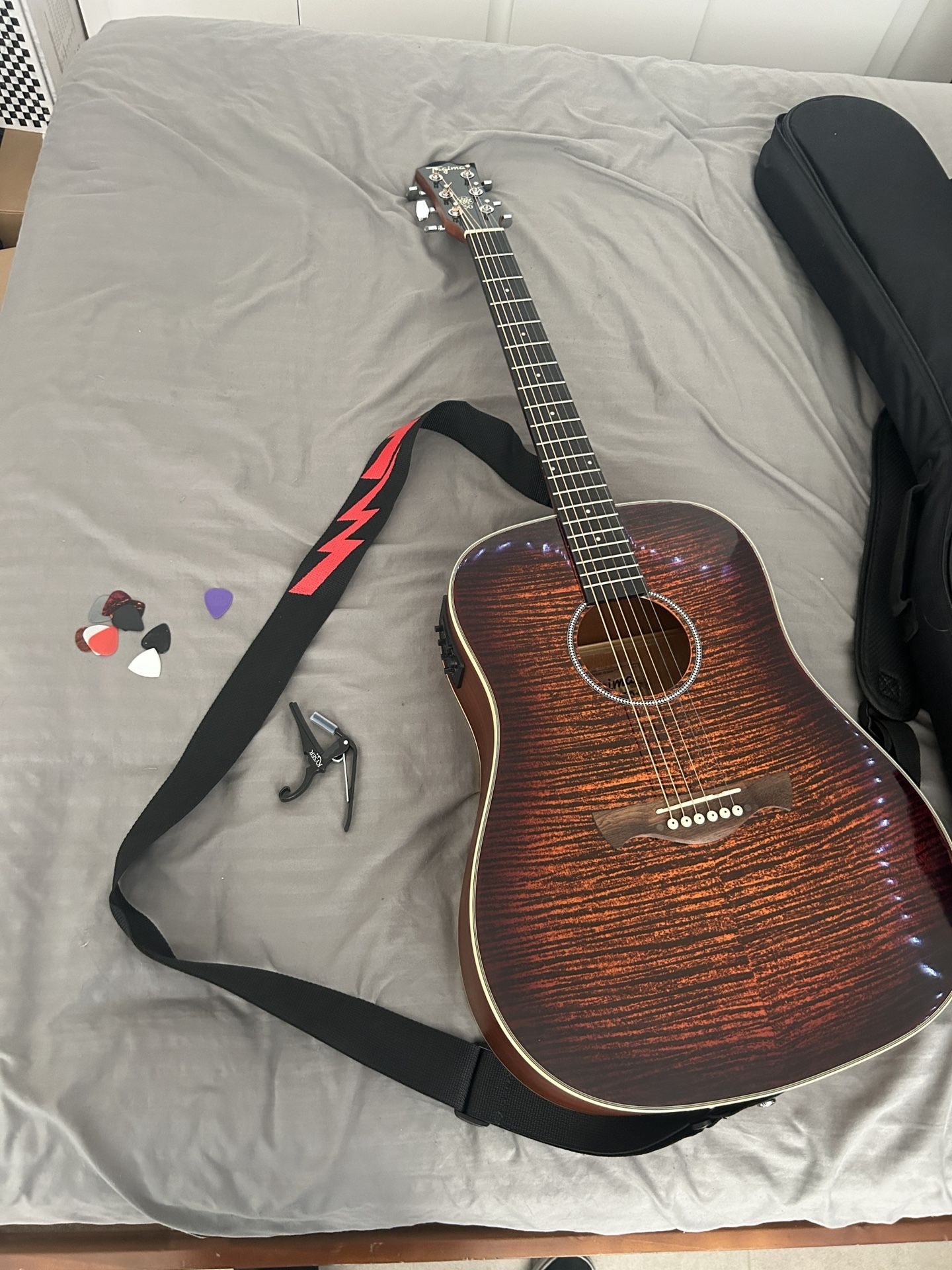 Tagima Acoustic/Electric Guitar