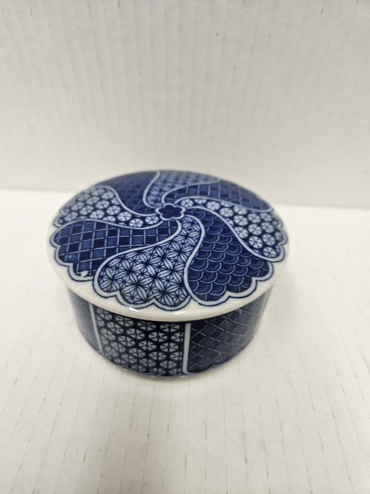 VTG JAPAN Porcelain Trinket BOX TAKAHASHI San Francisco BLUE COBALT Florals
