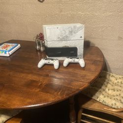 PlayStation 4 Destiny Edition With Charging Attachment 