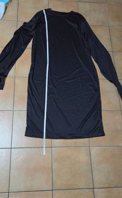 Black gown for Halloween no size but fits like XL