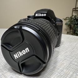 Nikon D3300 DSLR, Nikkor 18-140mm Lens, Bag