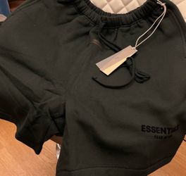 ( Send an Offer) Fear of God Essentials Sweat Shorts Size XL