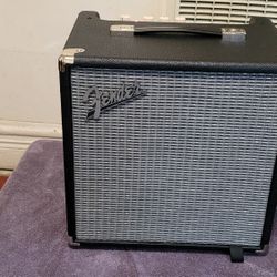 FENDER RUMBLE 25 BASS GUITAR COMBO AMPLIFIER 25 WATTS IN BLACK COLOR. 