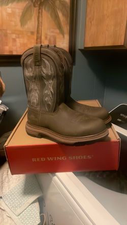 Red Wings waterproof steel toe work boots many sizes available