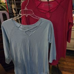 WT # 1093. Lot Of 2 Womens Medium Eddie Bauer 3/4 Sleeve Pullover Tee With Peek-a-Boo Design 