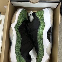 Jordan 11 Low Snakeskin 