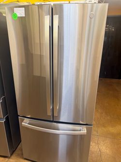 GE Stainless Steel French Door Refrigerator 33”