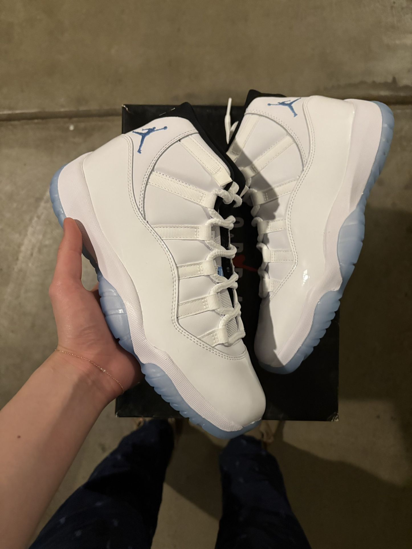 Jordan 11 Legend Blue