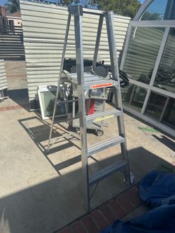 Ladder 5 foot ladder Ladder 🪜 extension, ladders  Cash only Pick up in sun valley ca 91352