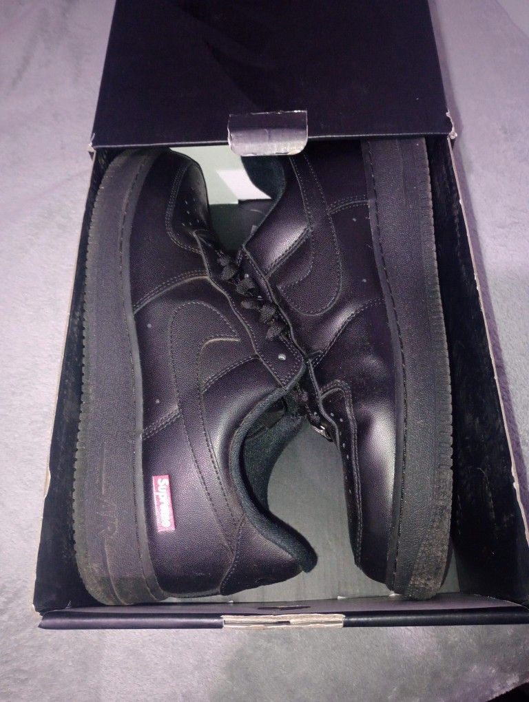Air Force 1 Supreme Lows