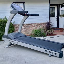 True Commercial quality treadmill (Retails Over $5000)