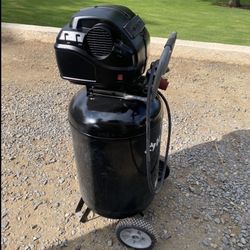 30 Gal Huskey Air Compressor 