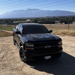 Chevy silverado 2017 40k miles  extended bed 6ft 