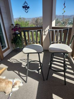 Barstools good condition