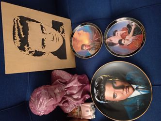 Elvis Presley Collection! MINT CONDITION!