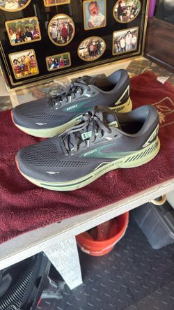 Brooks Adrenaline GTS 23 Size 11