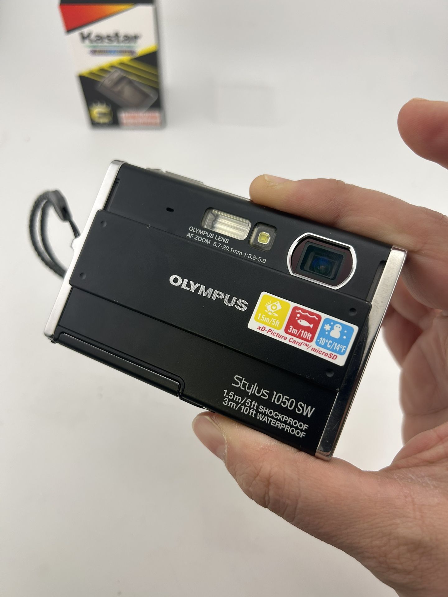 Olympus Stylus 1050 SW 10.1 MP Digital Camera Batt + Charger