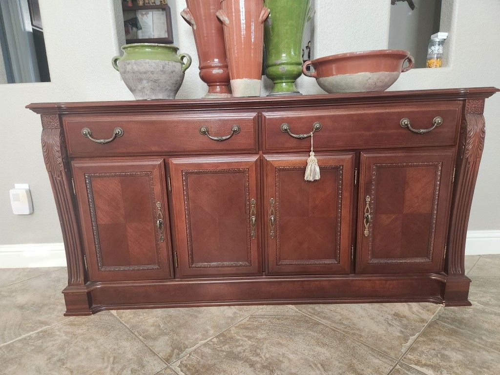 Buffet - Dining Room